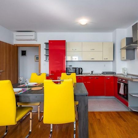 Laura House With Apartment Умаг Экстерьер фото