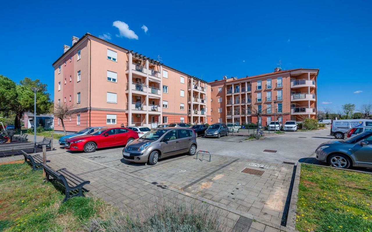 Laura House With Apartment Умаг Экстерьер фото