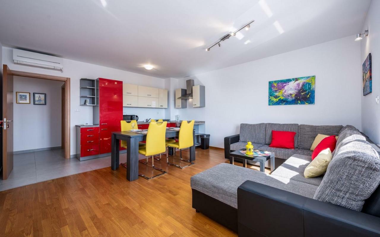 Laura House With Apartment Умаг Экстерьер фото